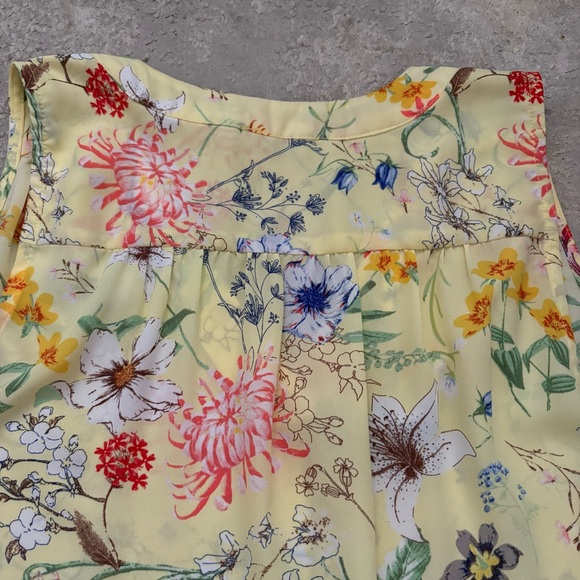 Dalia Yellow Botanical Floral Sleeveless Blouse Size Small - Picture 8 of 8